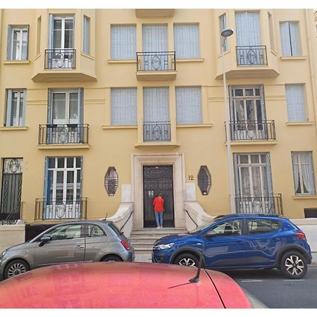Extraordinaire Grand Studio Au Centre 6 Minutes A Pied De La Plage Et L'Hotel Negresco Nice Luaran gambar