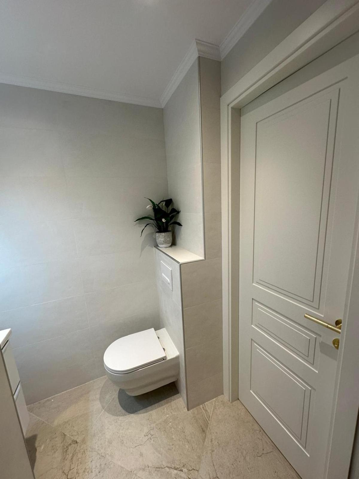 Extraordinaire Grand Studio Au Centre 6 Minutes A Pied De La Plage Et L'Hotel Negresco Nice Luaran gambar