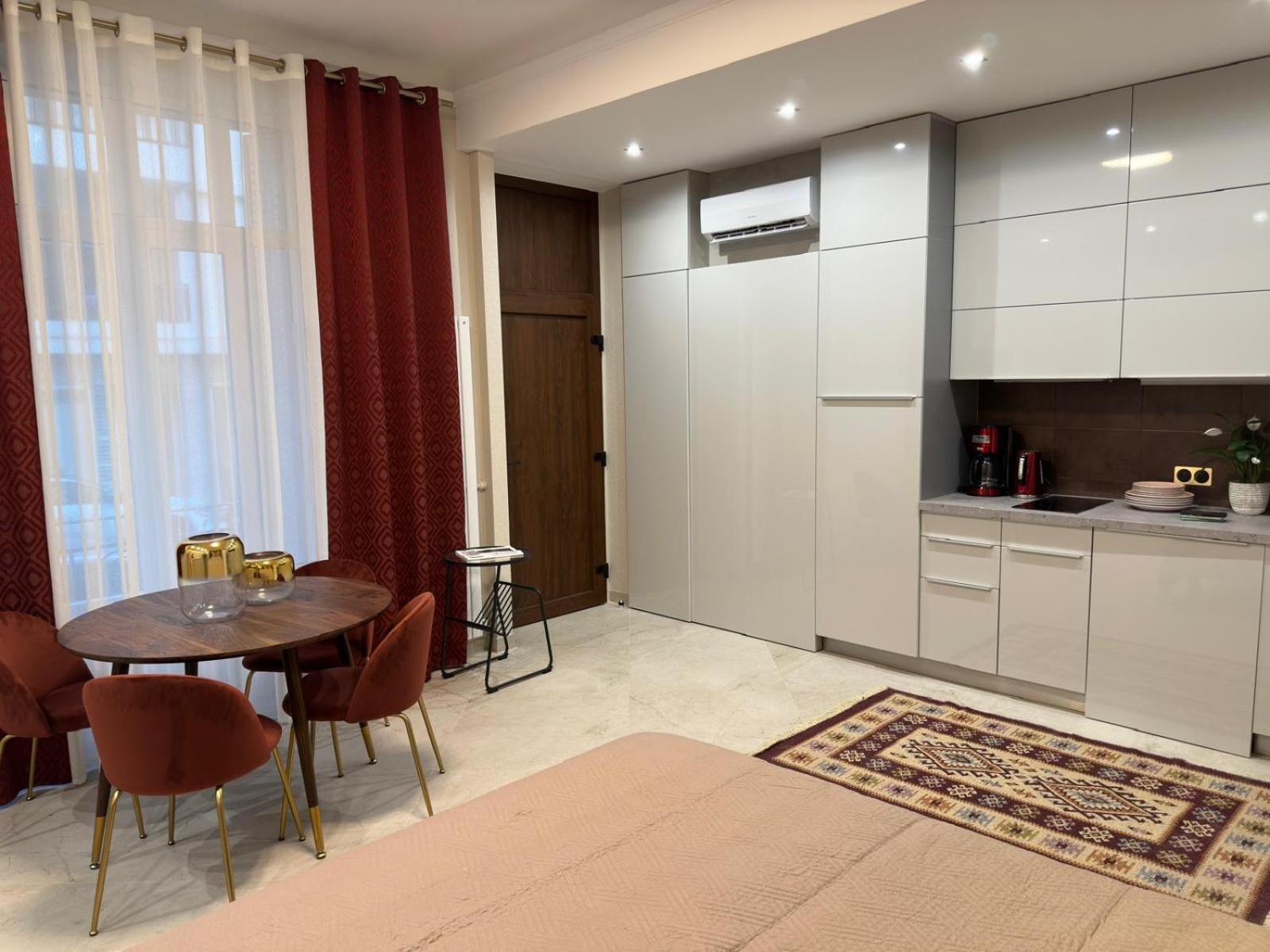 Extraordinaire Grand Studio Au Centre 6 Minutes A Pied De La Plage Et L'Hotel Negresco Nice Luaran gambar
