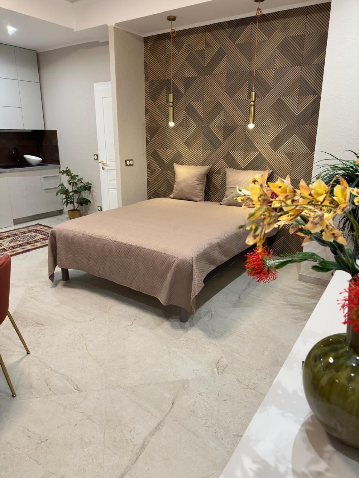 Extraordinaire Grand Studio Au Centre 6 Minutes A Pied De La Plage Et L'Hotel Negresco Nice Luaran gambar